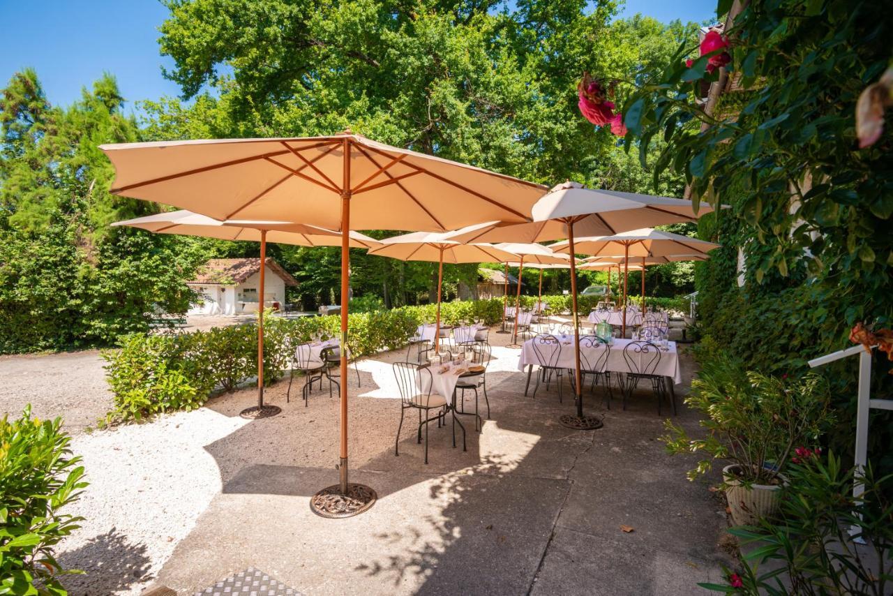 Chateau Des Ayes - Chambres & Suites Saint-Etienne-de-Saint-Geoirs Bagian luar foto