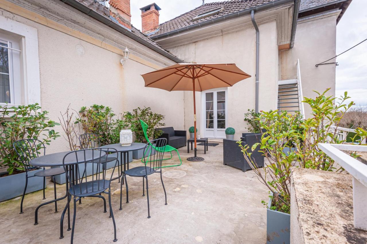 Chateau Des Ayes - Chambres & Suites Saint-Etienne-de-Saint-Geoirs Bagian luar foto