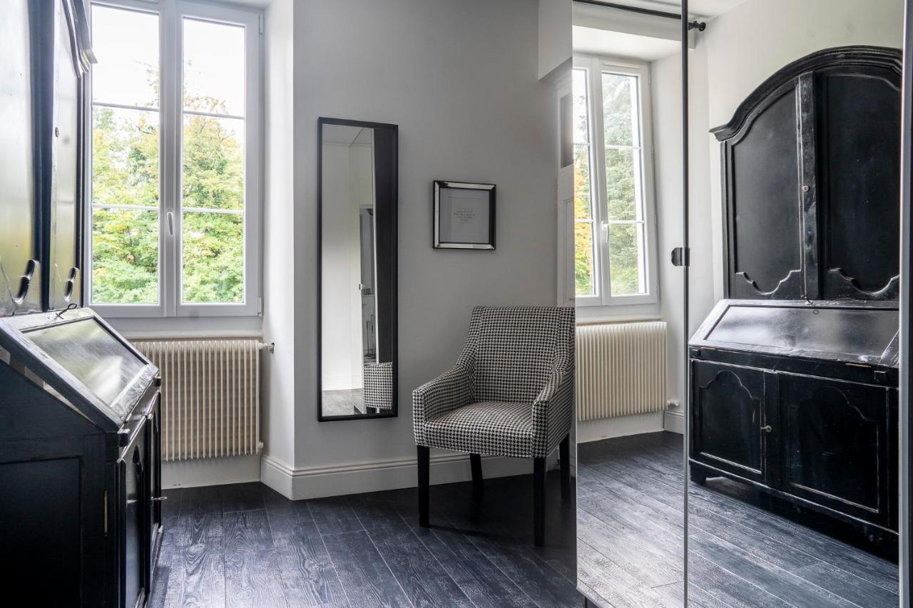 Chateau Des Ayes - Chambres & Suites Saint-Etienne-de-Saint-Geoirs Bagian luar foto