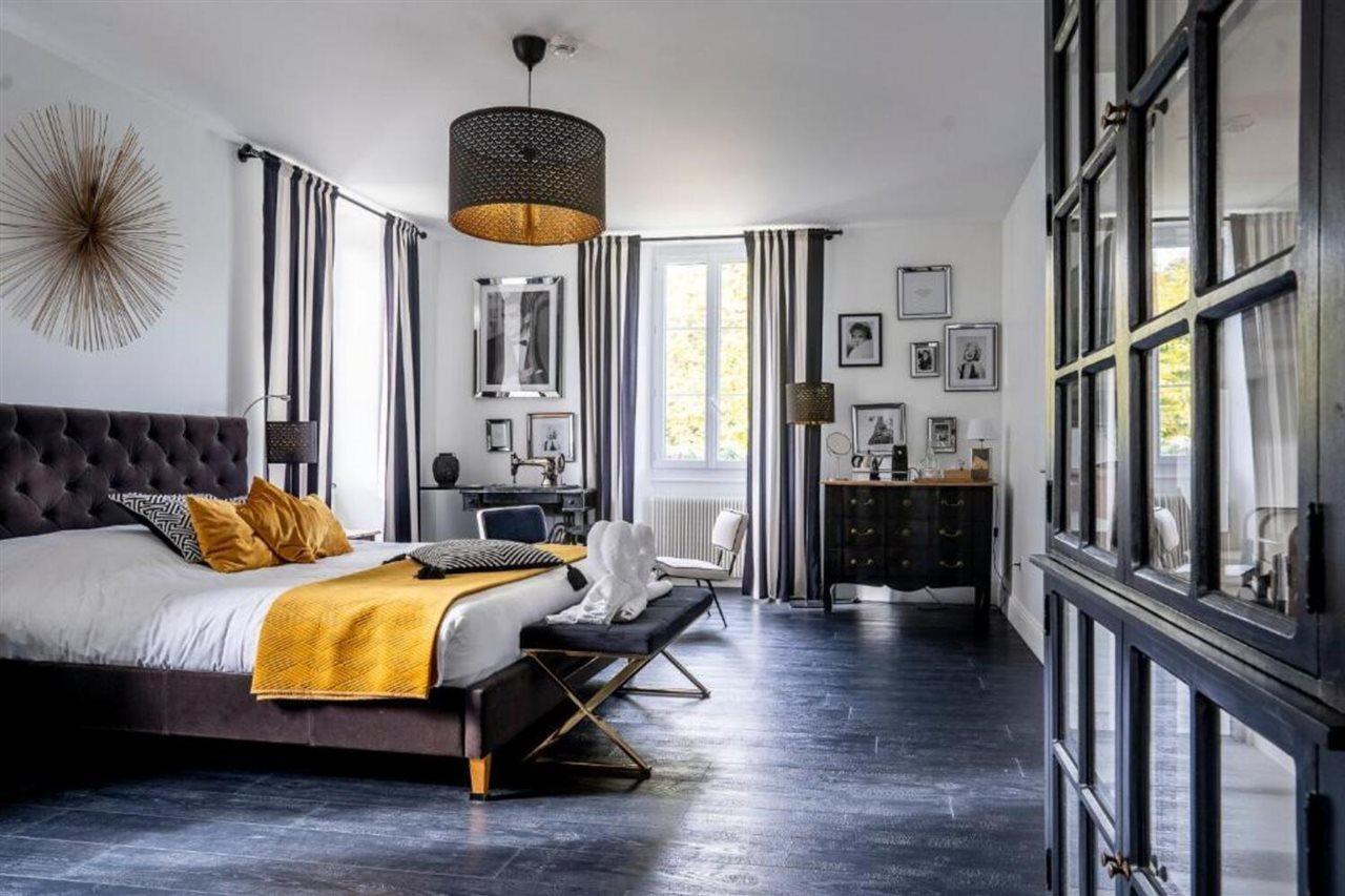 Chateau Des Ayes - Chambres & Suites Saint-Etienne-de-Saint-Geoirs Bagian luar foto